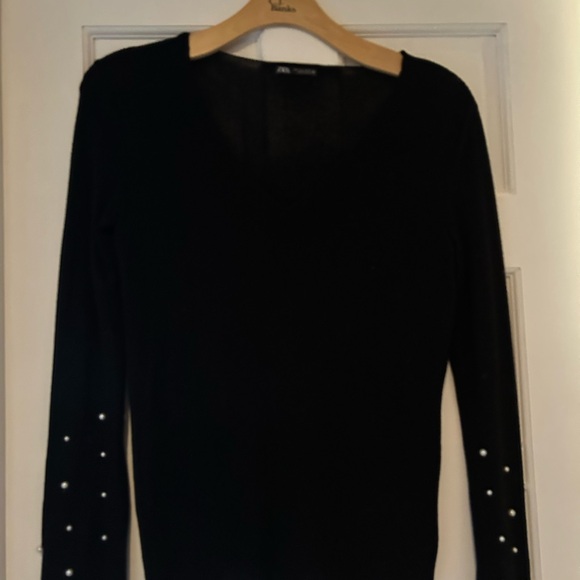 ZARA Black V-Neck Sweater with Pearl Accents on Sleeves - Picture 3 of 4